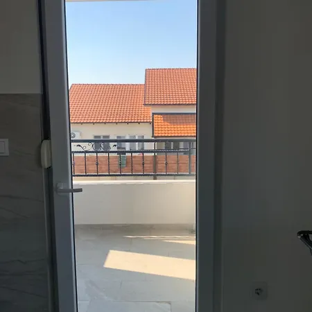 Belgrade Airport Luxury Single Bed Hostel *