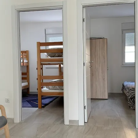 Hostel Belgrade Airport Luxury Single Bed *